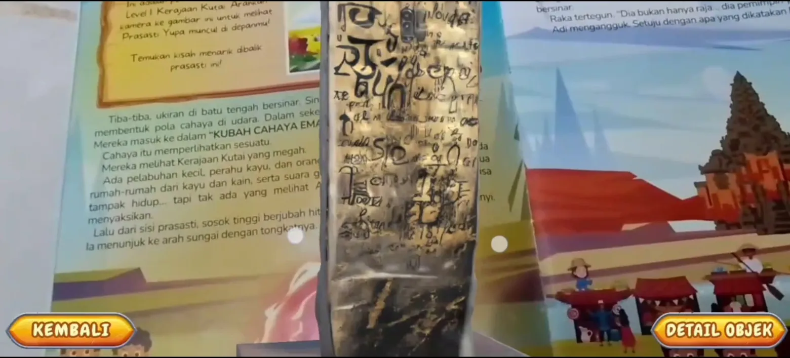 Prasasti Yupa muncul di atas buku melalui AR